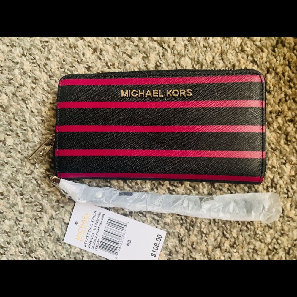 Michael Kors Jet Set Travel Multi Function Wallet